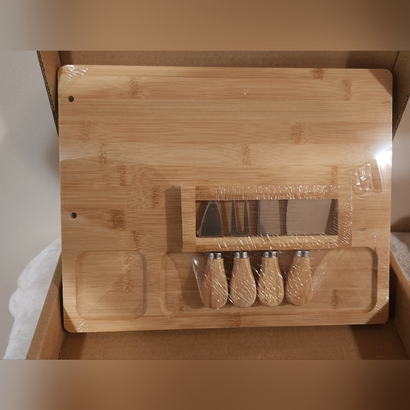 Bamboo Cheese Board Set with Utensils New In Sealed Package With Box - Picture 3 of 4